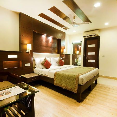 Hotel Amaltas International - Delhi-16 Ню Делхи Екстериор снимка
