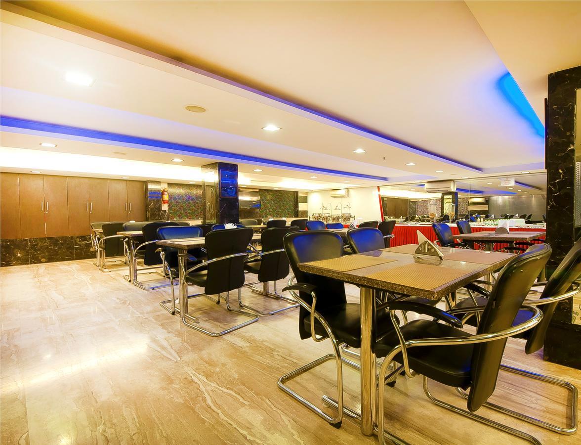 Hotel Amaltas International - Delhi-16 Ню Делхи Екстериор снимка