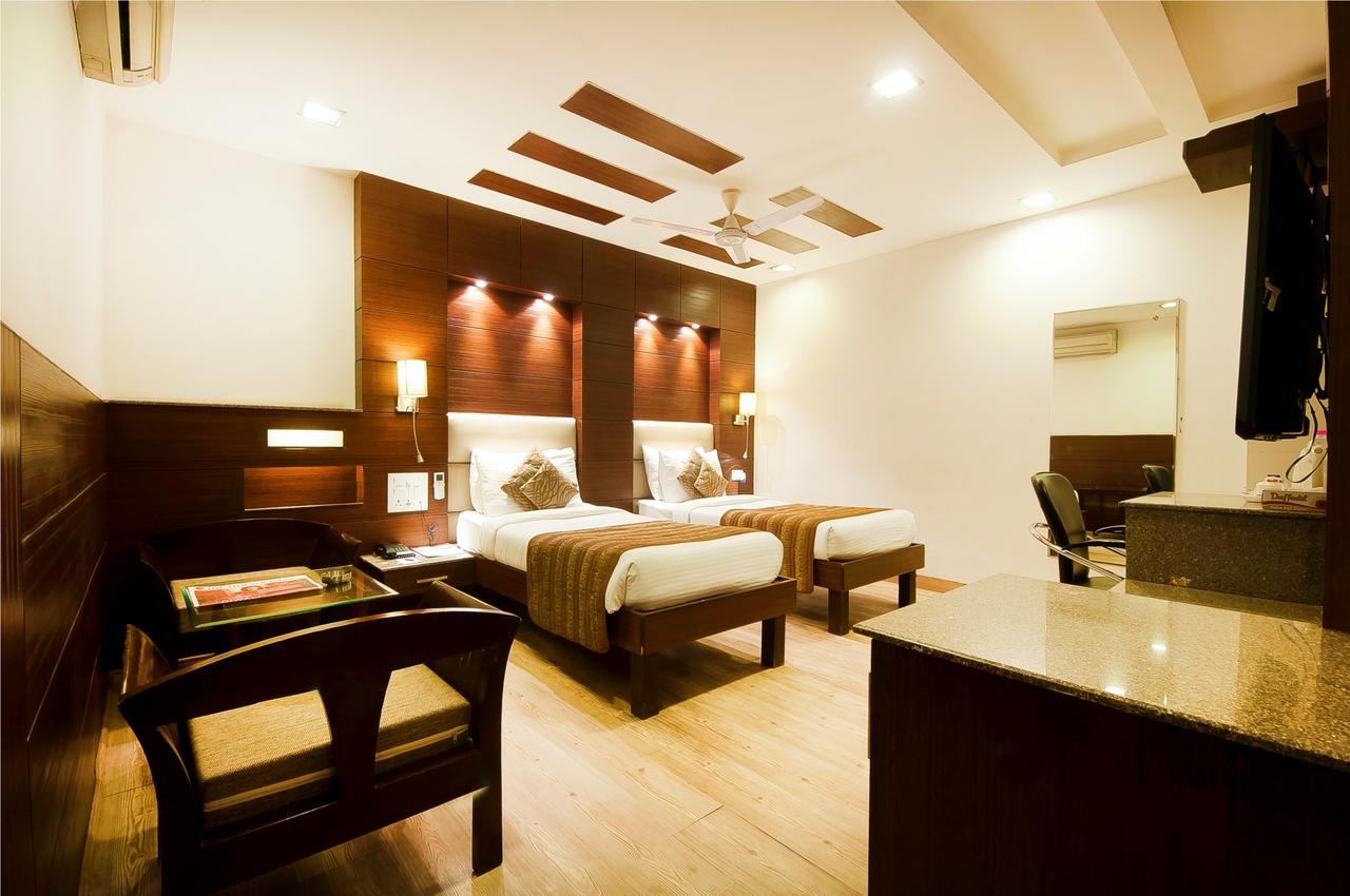 Hotel Amaltas International - Delhi-16 Ню Делхи Екстериор снимка