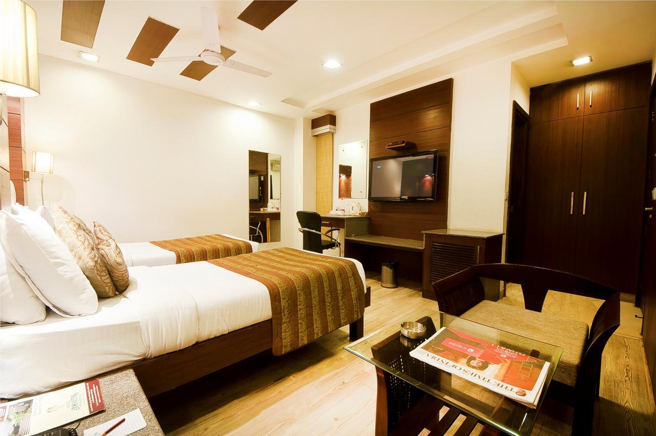 Hotel Amaltas International - Delhi-16 Ню Делхи Екстериор снимка