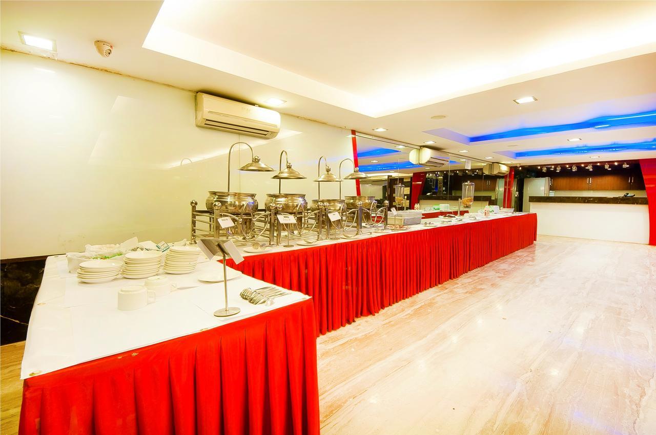Hotel Amaltas International - Delhi-16 Ню Делхи Екстериор снимка