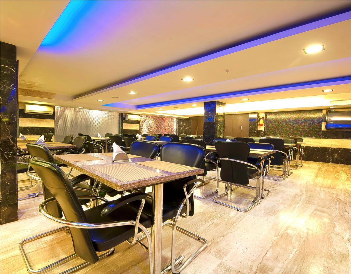 Hotel Amaltas International - Delhi-16 Ню Делхи Екстериор снимка