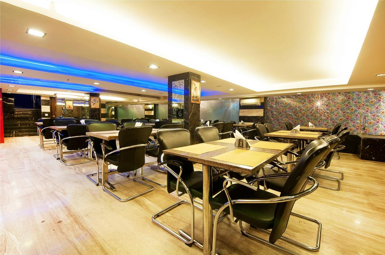Hotel Amaltas International - Delhi-16 Ню Делхи Екстериор снимка