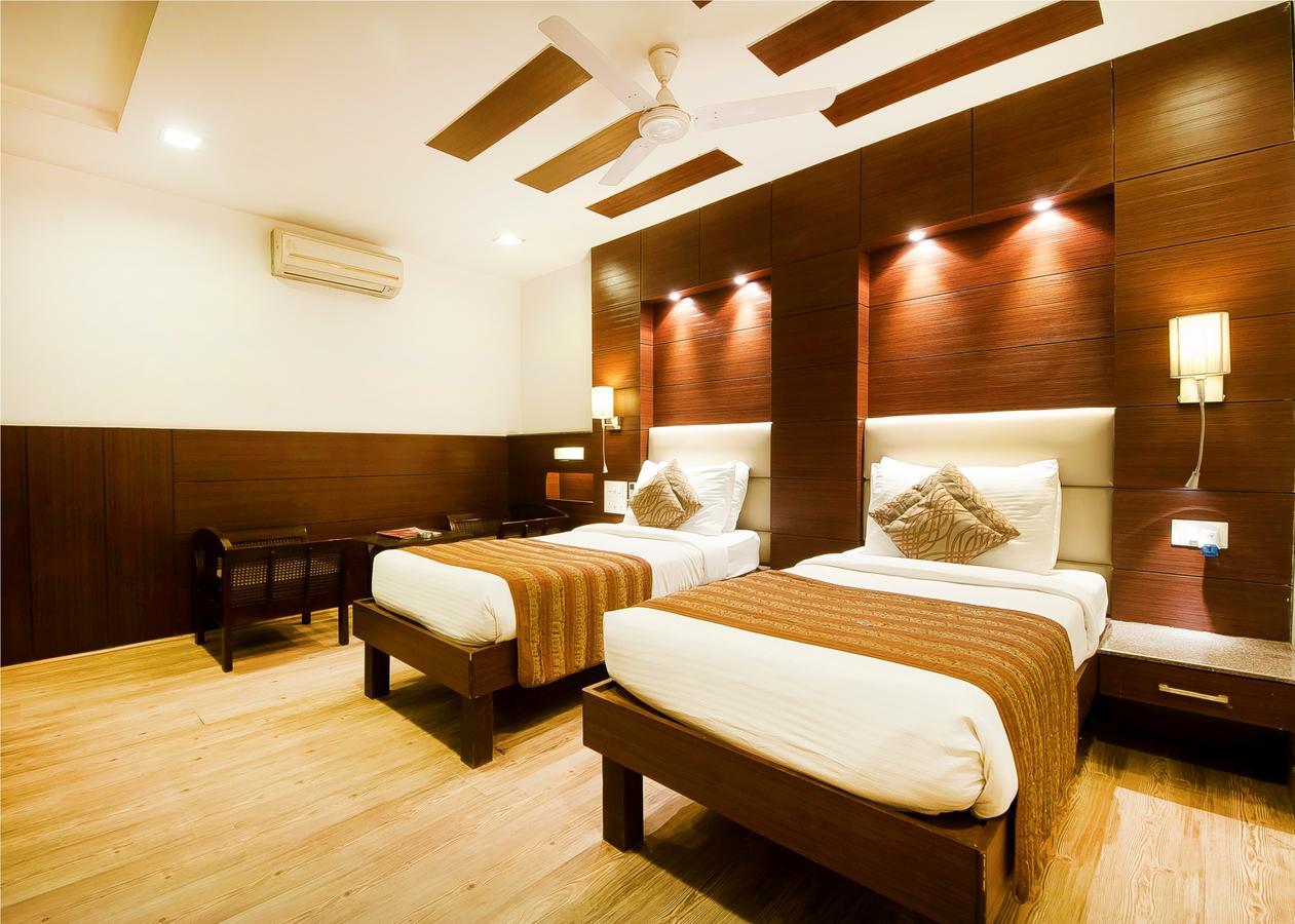 Hotel Amaltas International - Delhi-16 Ню Делхи Екстериор снимка