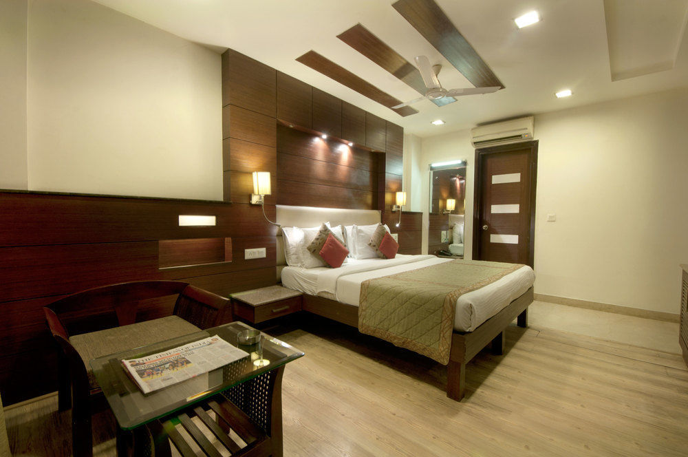 Hotel Amaltas International - Delhi-16 Ню Делхи Екстериор снимка