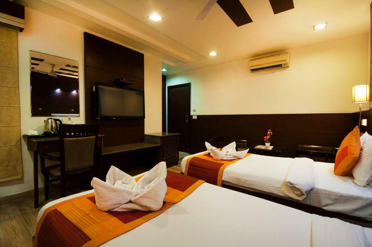 Hotel Amaltas International - Delhi-16 Ню Делхи Екстериор снимка