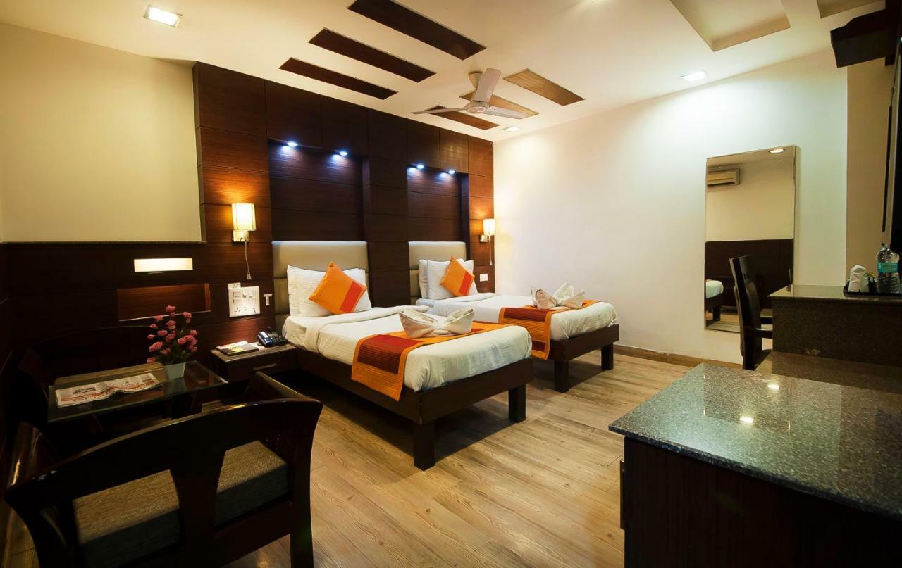 Hotel Amaltas International - Delhi-16 Ню Делхи Екстериор снимка