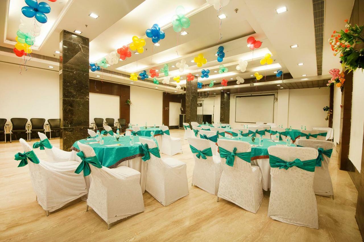 Hotel Amaltas International - Delhi-16 Ню Делхи Екстериор снимка