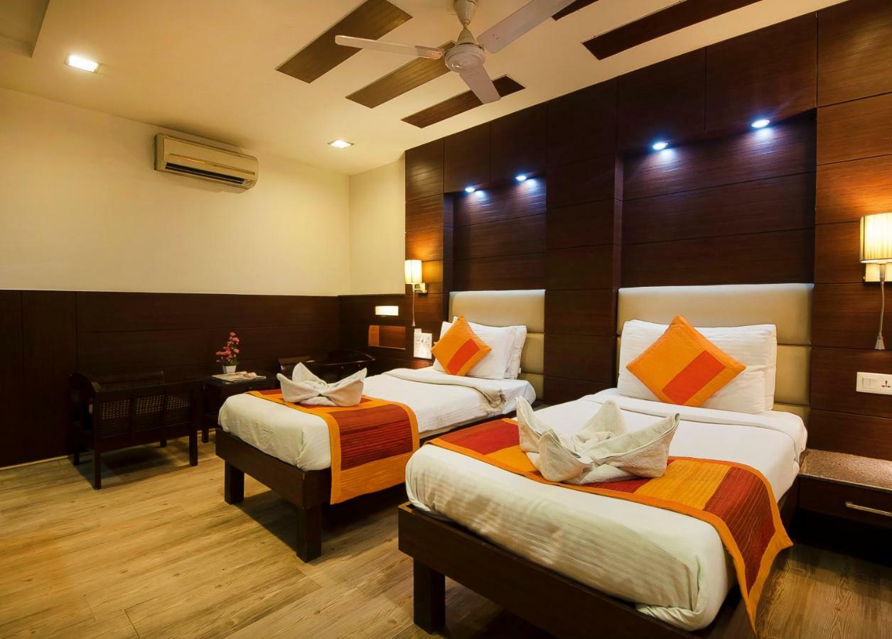 Hotel Amaltas International - Delhi-16 Ню Делхи Екстериор снимка
