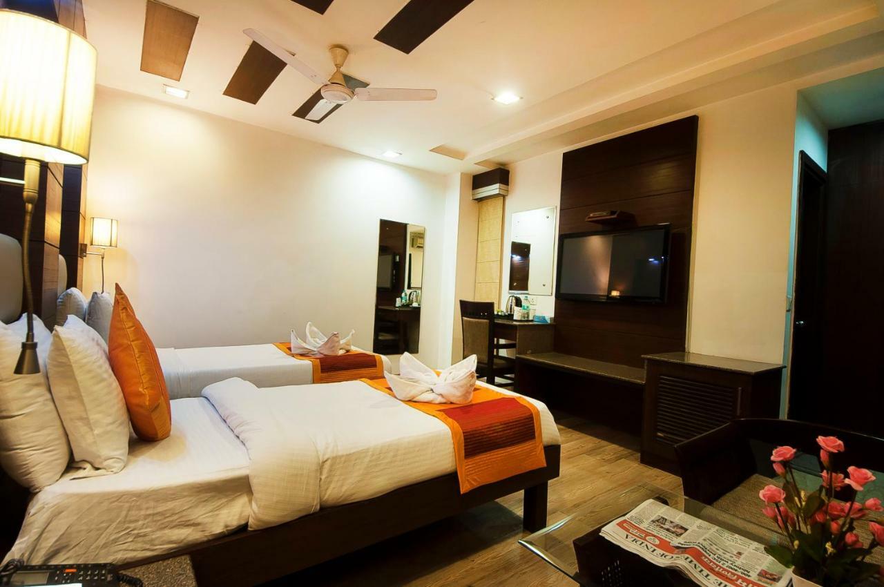 Hotel Amaltas International - Delhi-16 Ню Делхи Екстериор снимка