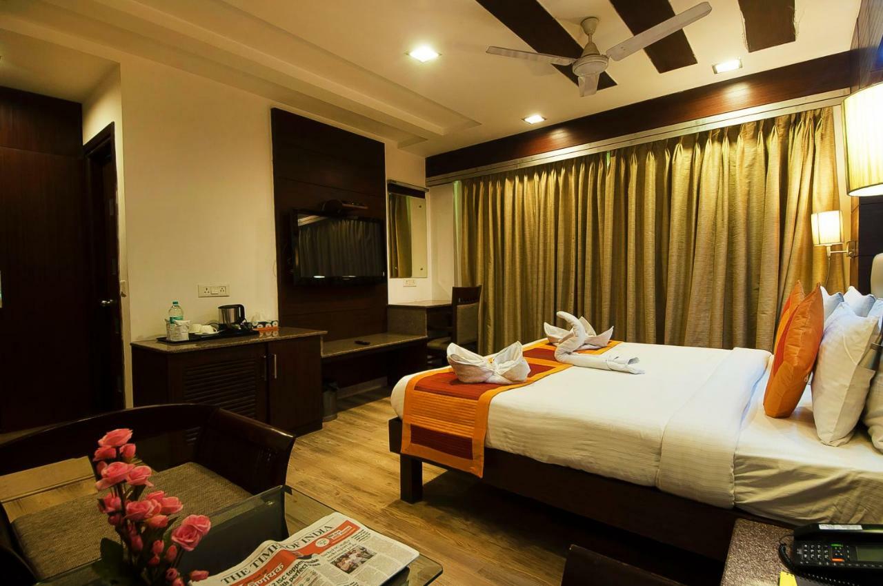 Hotel Amaltas International - Delhi-16 Ню Делхи Екстериор снимка