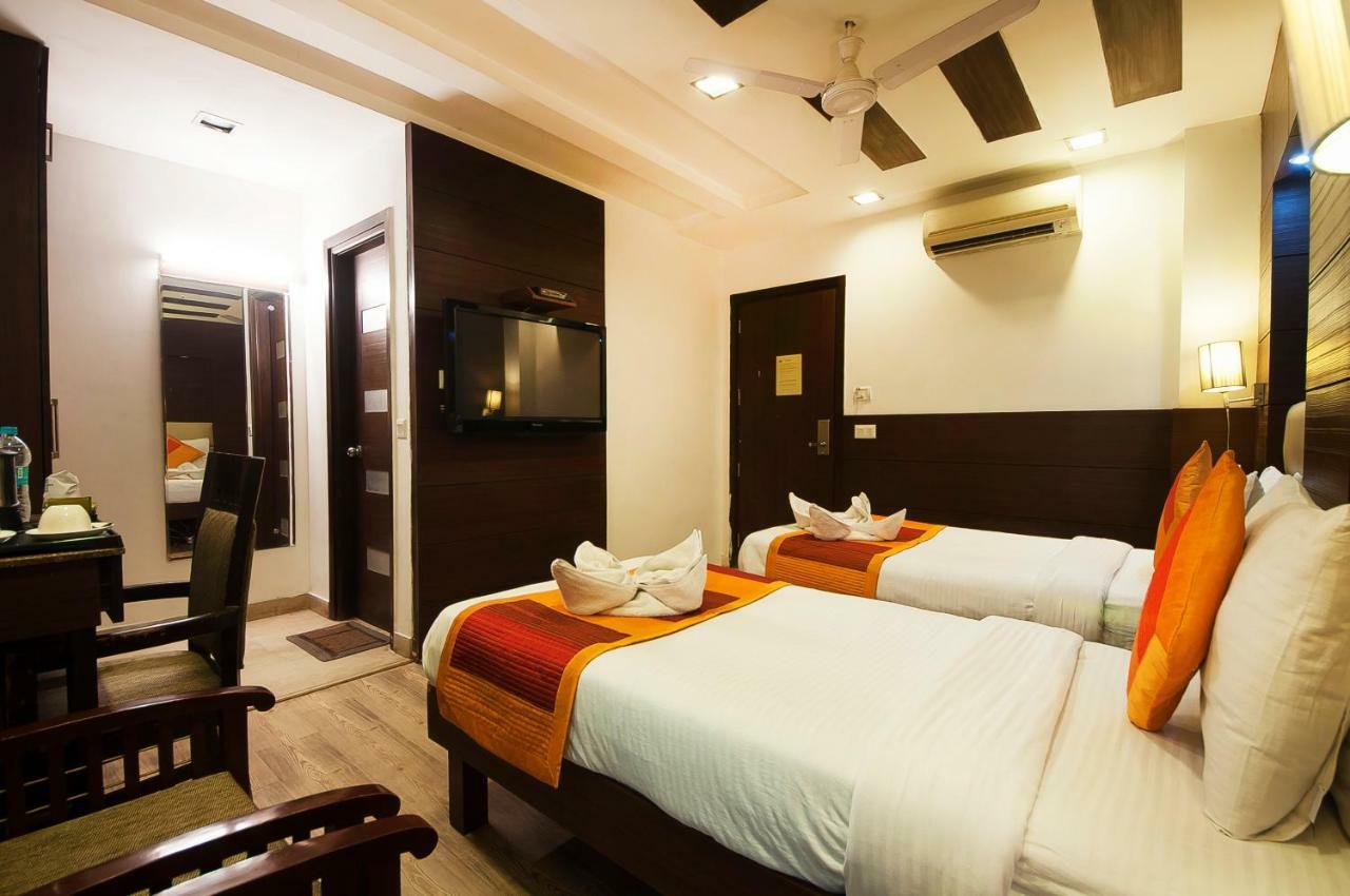 Hotel Amaltas International - Delhi-16 Ню Делхи Екстериор снимка
