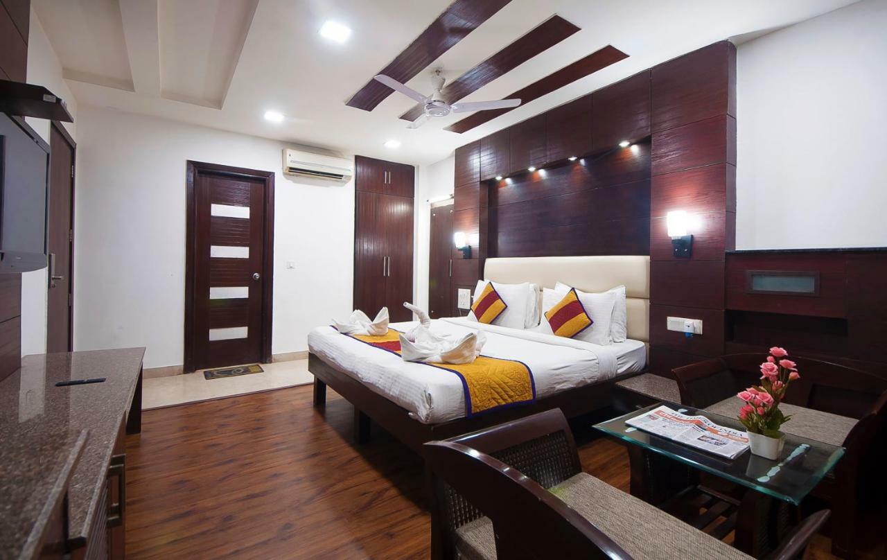 Hotel Amaltas International - Delhi-16 Ню Делхи Екстериор снимка