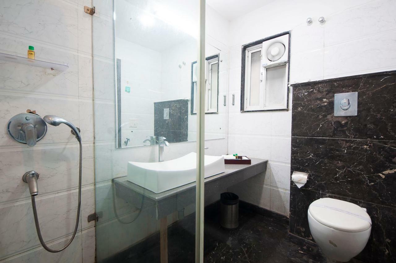 Hotel Amaltas International - Delhi-16 Ню Делхи Екстериор снимка