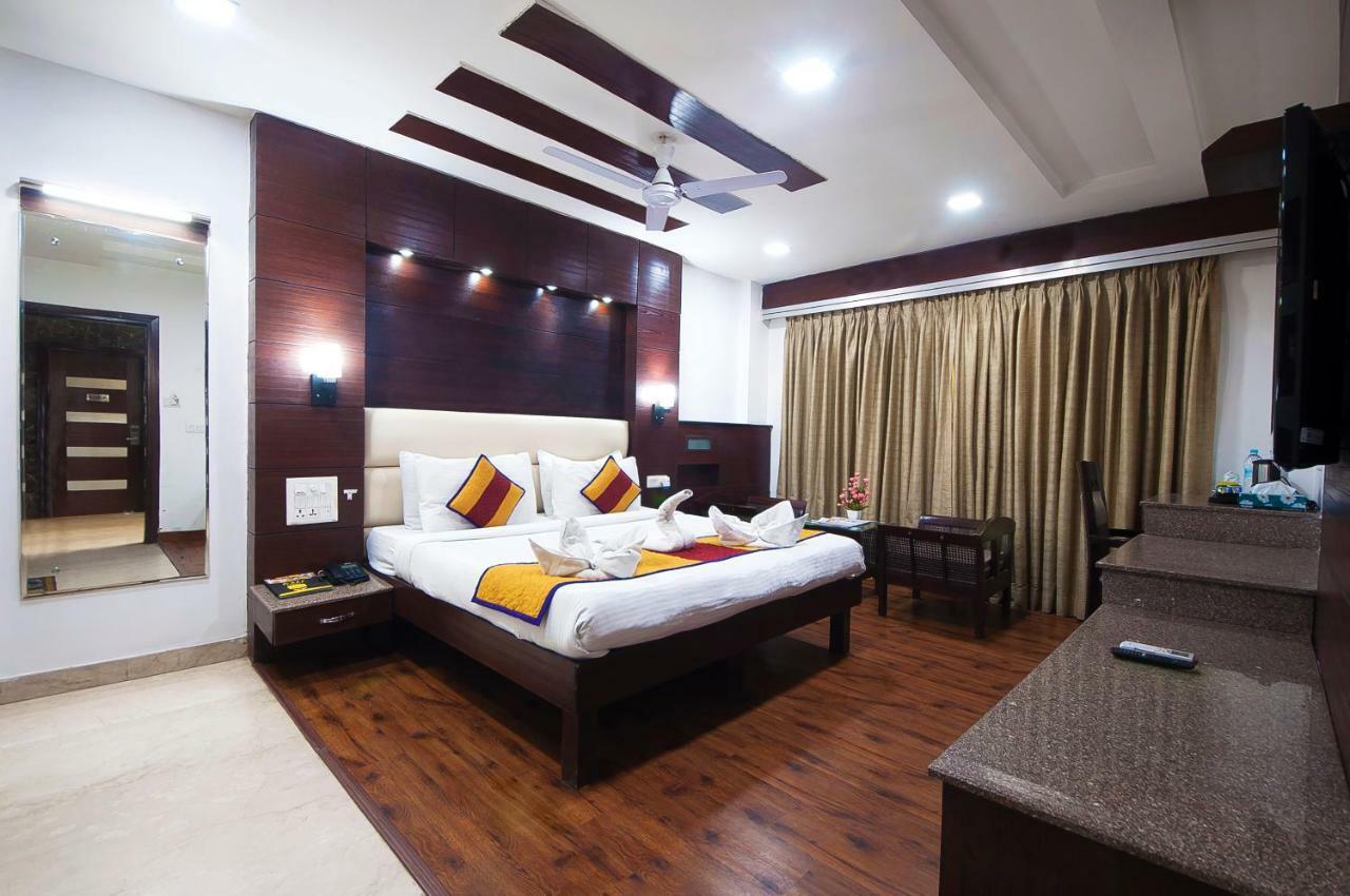 Hotel Amaltas International - Delhi-16 Ню Делхи Екстериор снимка